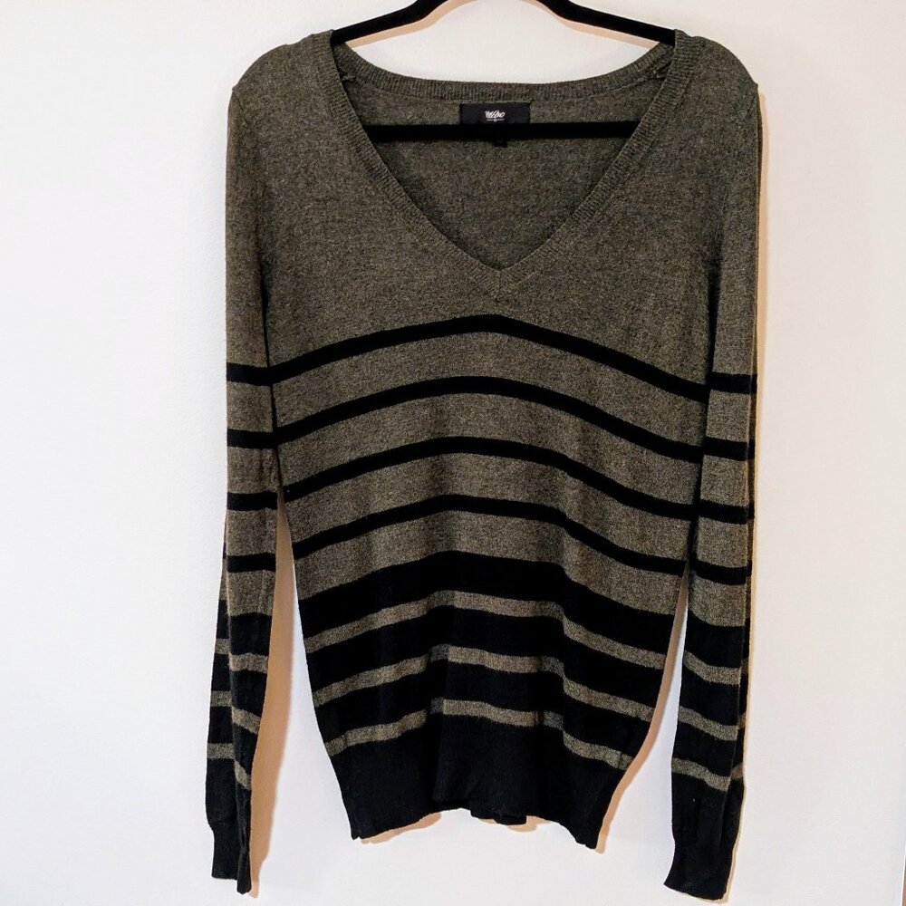 Mossimo V-Neck Pullover Sweater